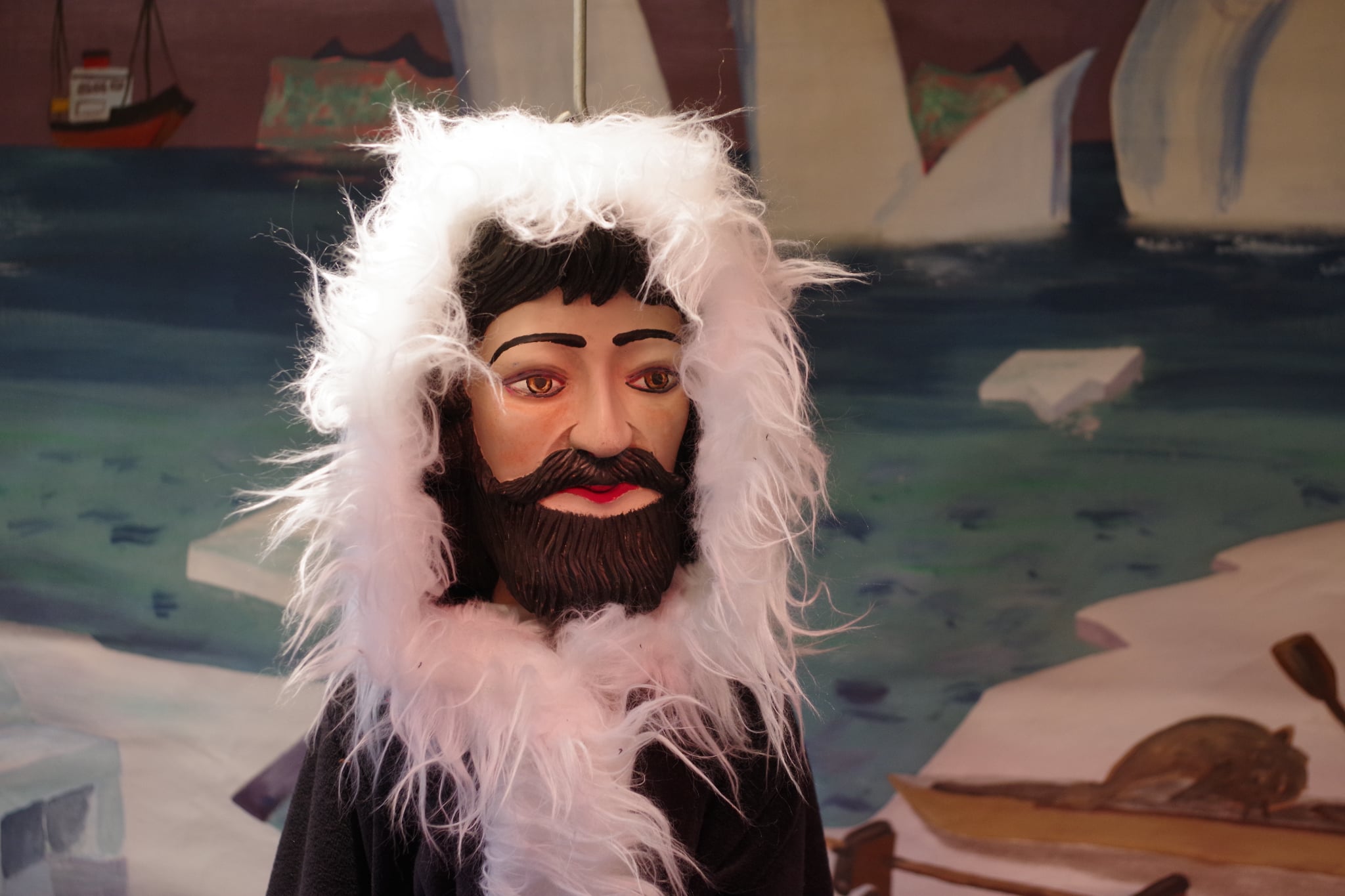 Marionnettes représentant l'un des personnages du spectacle de Noël en péril.